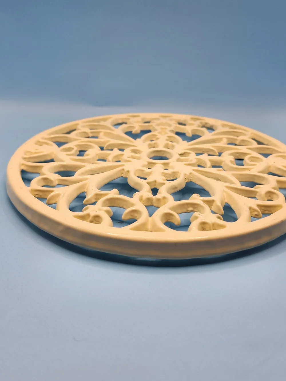 Round Cream Cast Iron Floral Scrollwork Trivet w/ Non-Slip Feet, 8 in Glossy